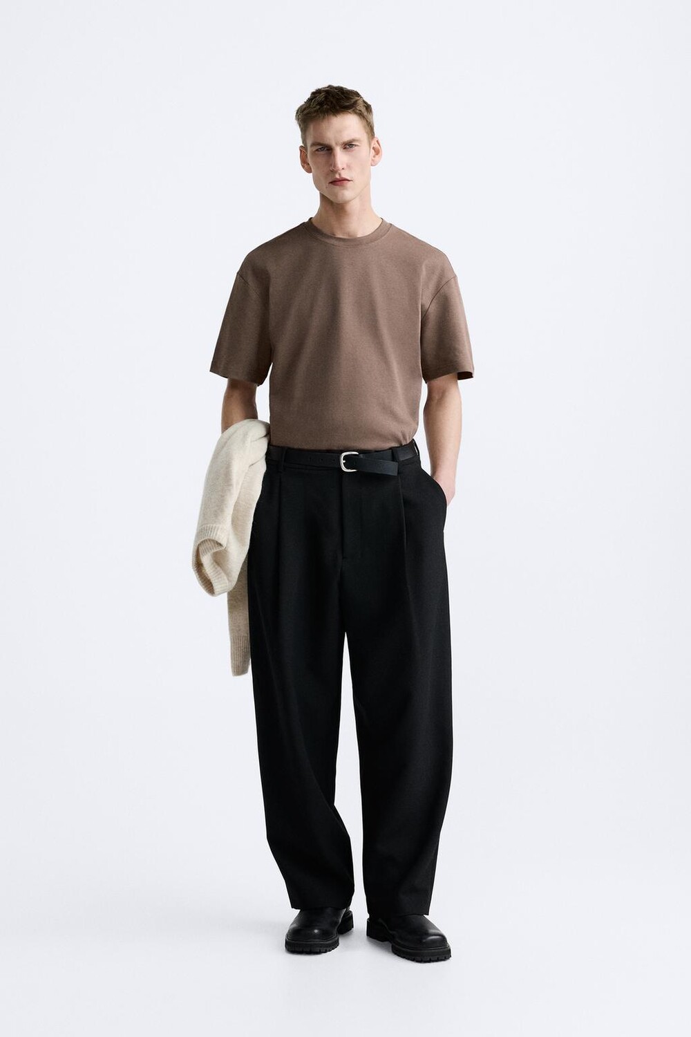 

Футболка с круглым кроем ZARA, светло-коричневый