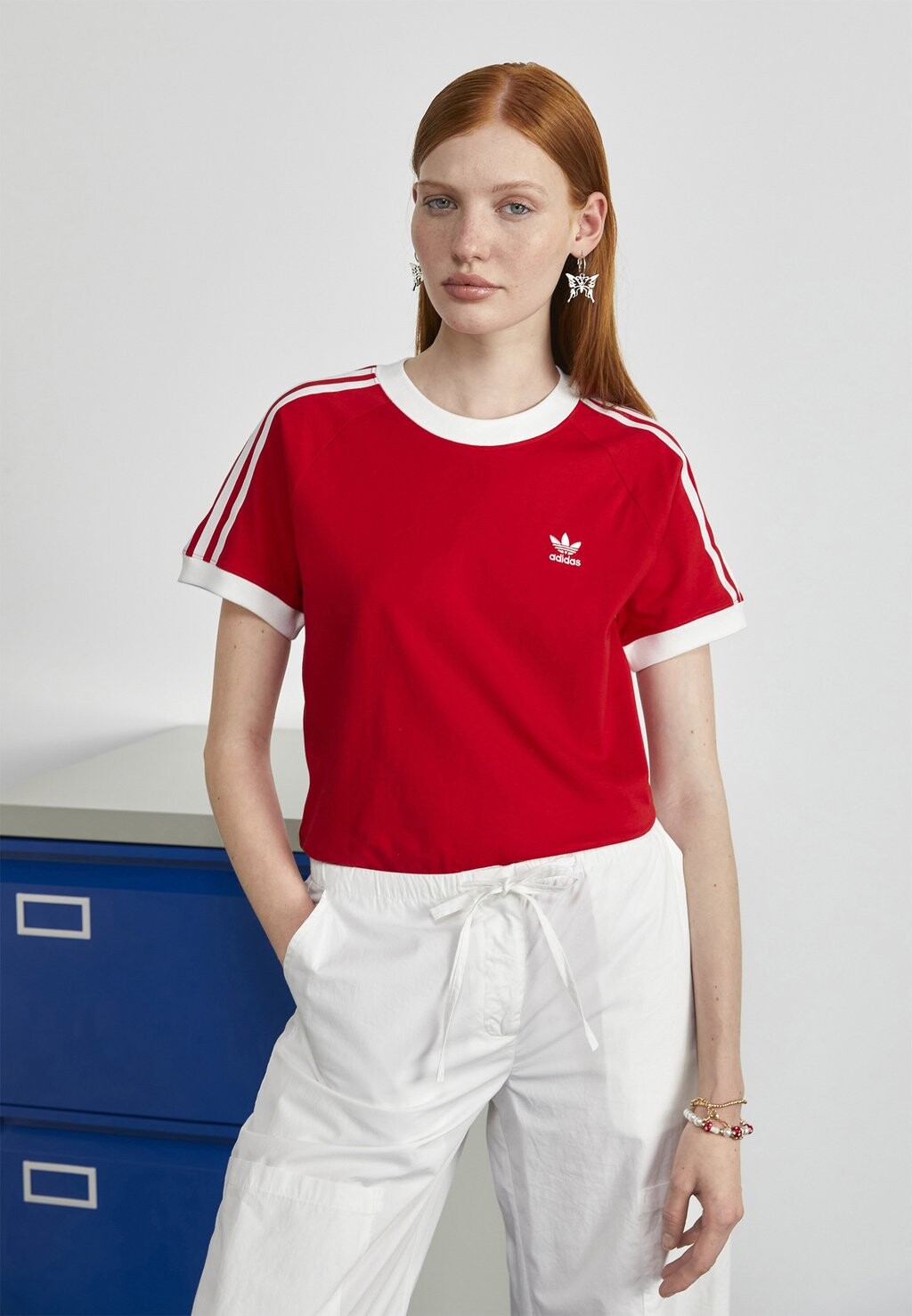 

Футболка с принтом adidas Originals, Красный