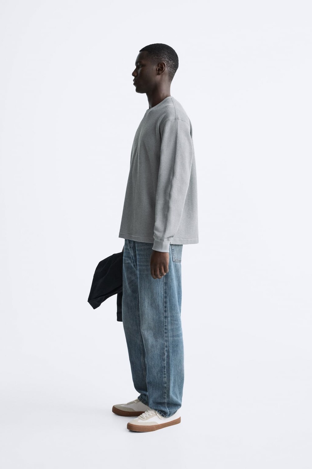 

Ребристая текстурированная футболка ZARA, серый