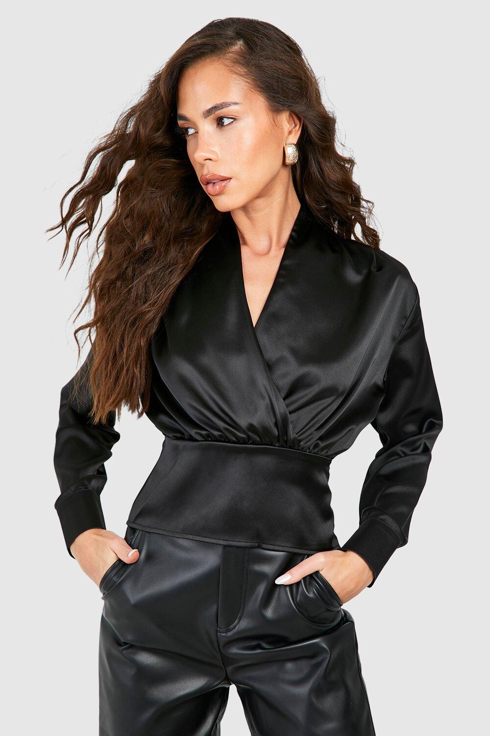 

Атласная блузка с длинными рукавами и запахом boohoo, черный