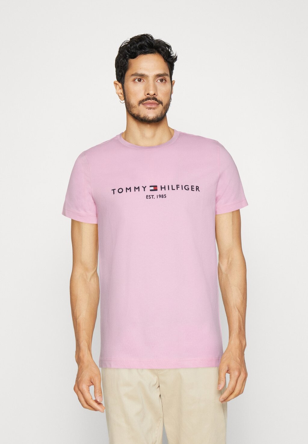 

Базовая футболка ФУТБОЛКА С ЛОГОТИПОМ Tommy Hilfiger, розовая