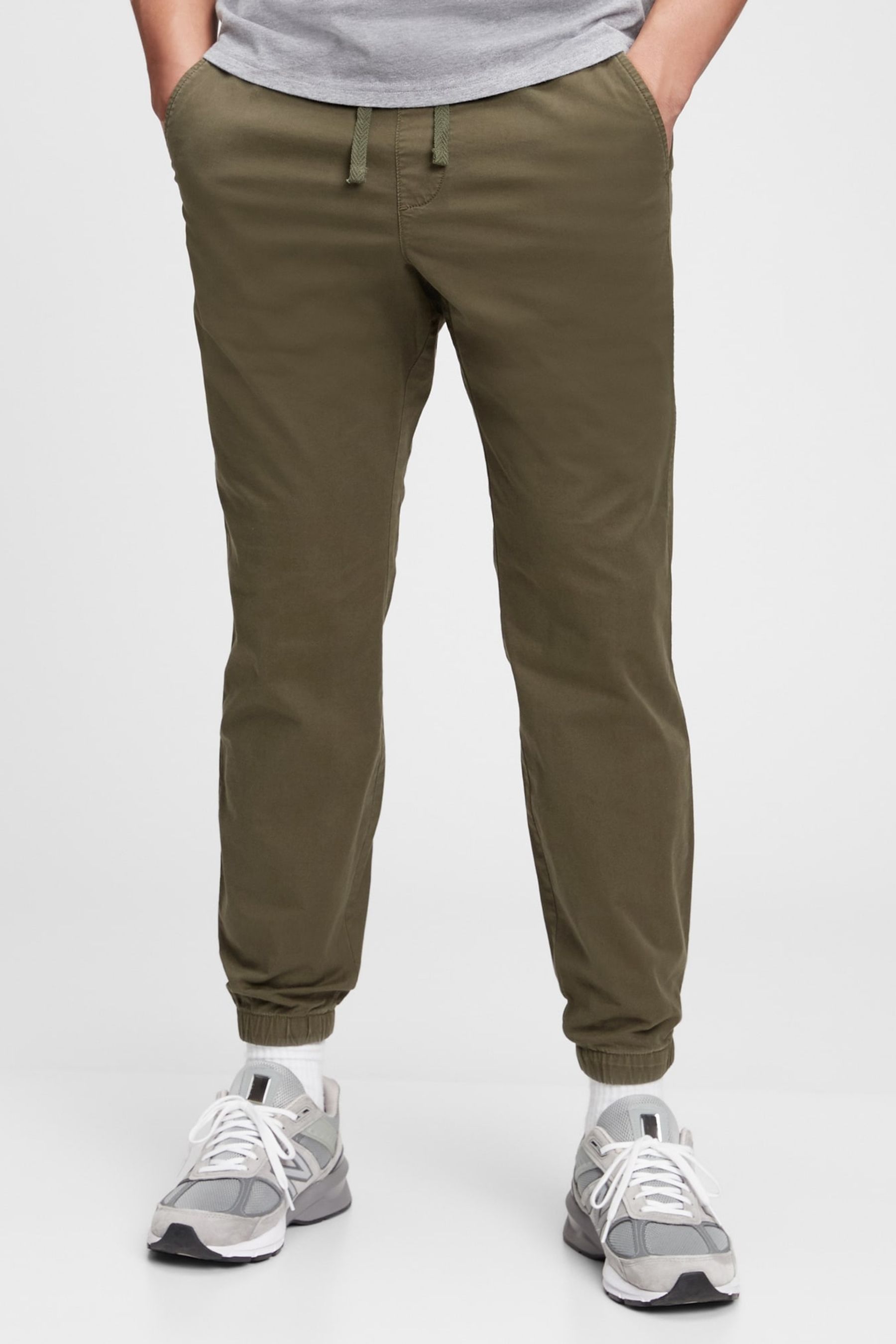 Саржевые брюки приталенного кроя с манжетами Gap, зеленый