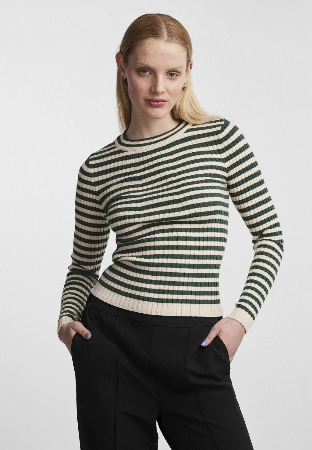 

Свитер вязаный CRISTA LS O-NECK NOOS BC Pieces, цвет trekking green