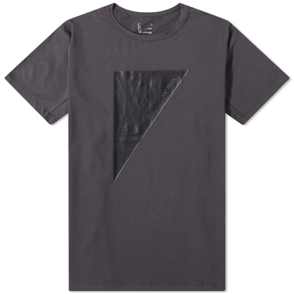 

Футболка Arcteryx Captive Arc'posстрофe Word, черный