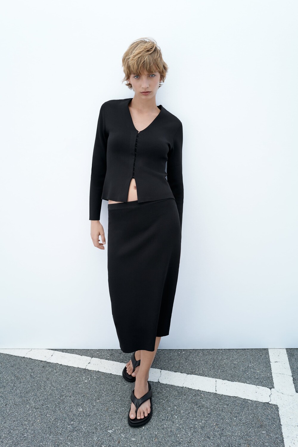 

Притяженный трикотажный кардиган Zara, черный