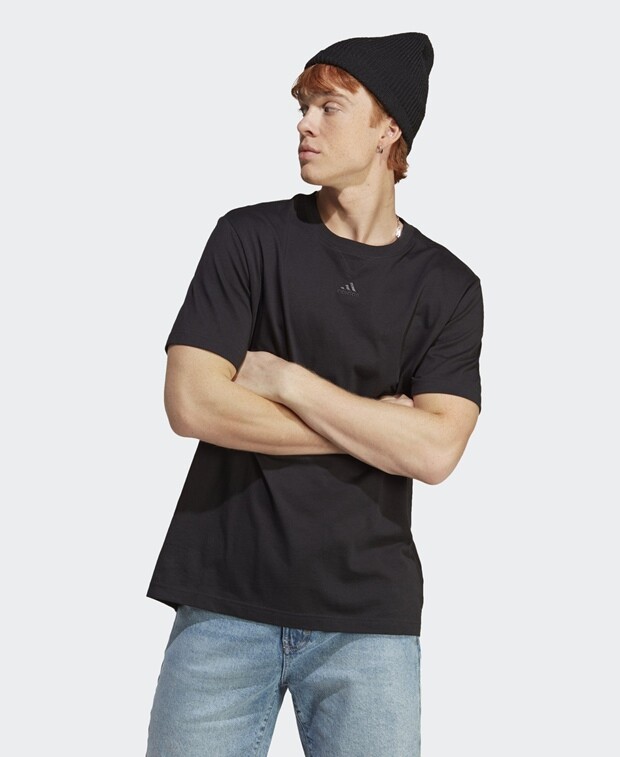 

Футболка adidas Sportswear, черный