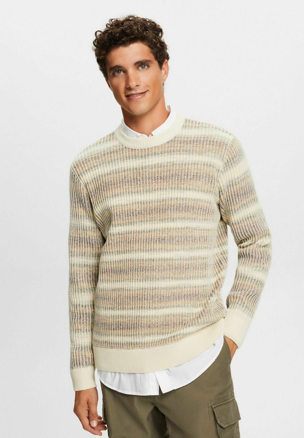 

Джемпер Esprit, кремовый