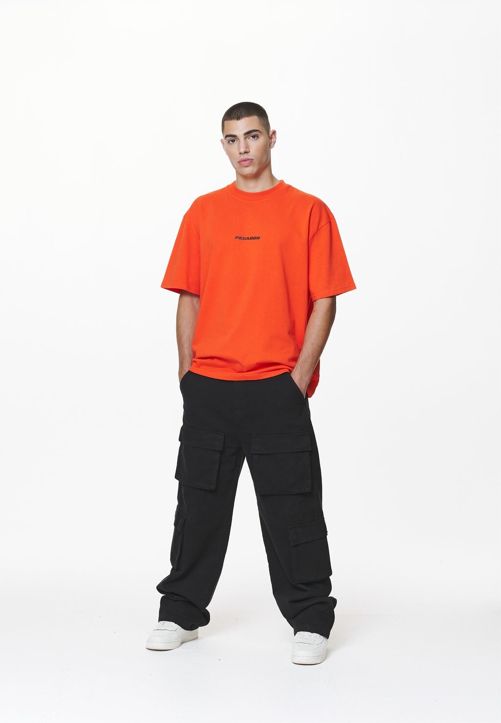 

Футболка с принтом Colne Logo Tee Pegador, стираный сигнально-красный