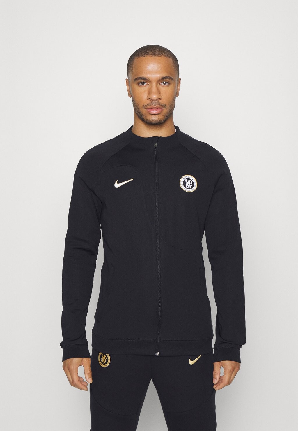 

Спортивная куртка Nike
