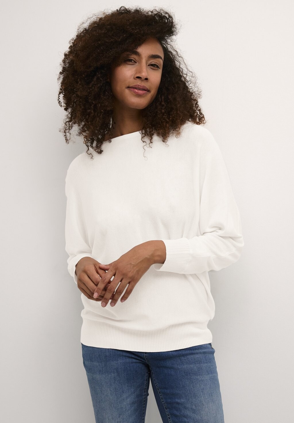 

Вязаный свитер CUANNEMARIE BATWING Culture, цвет spring gardenia