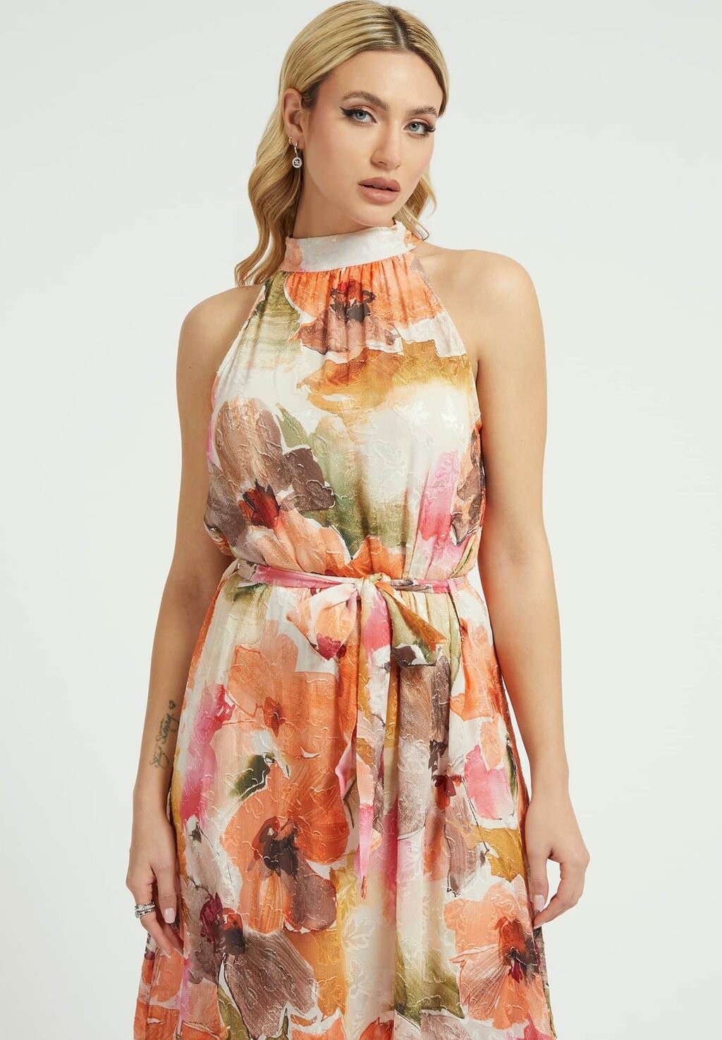 

Длинное платье Guess