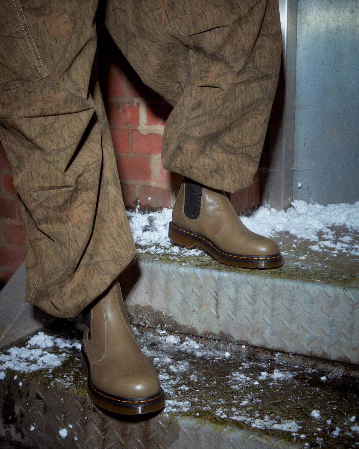 

Кожаные ботинки челси 2976 Carrara Dr. Martens