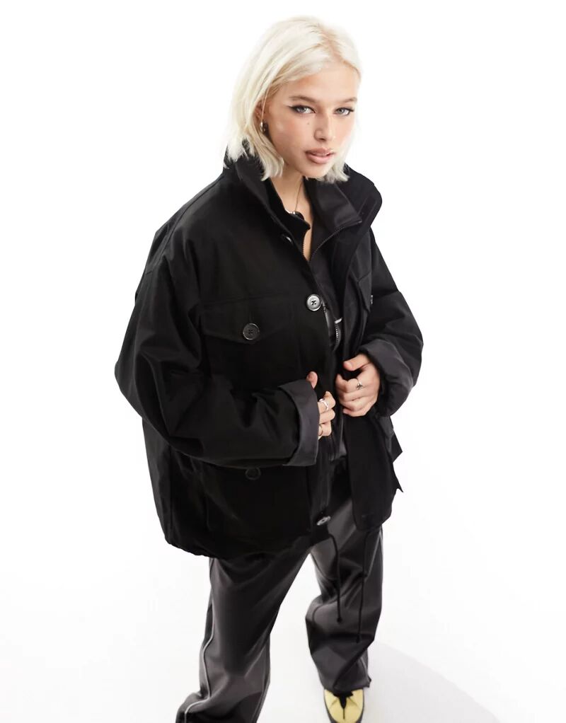 Черная оверсайз-Куртка с накладными карманами COLLUSION