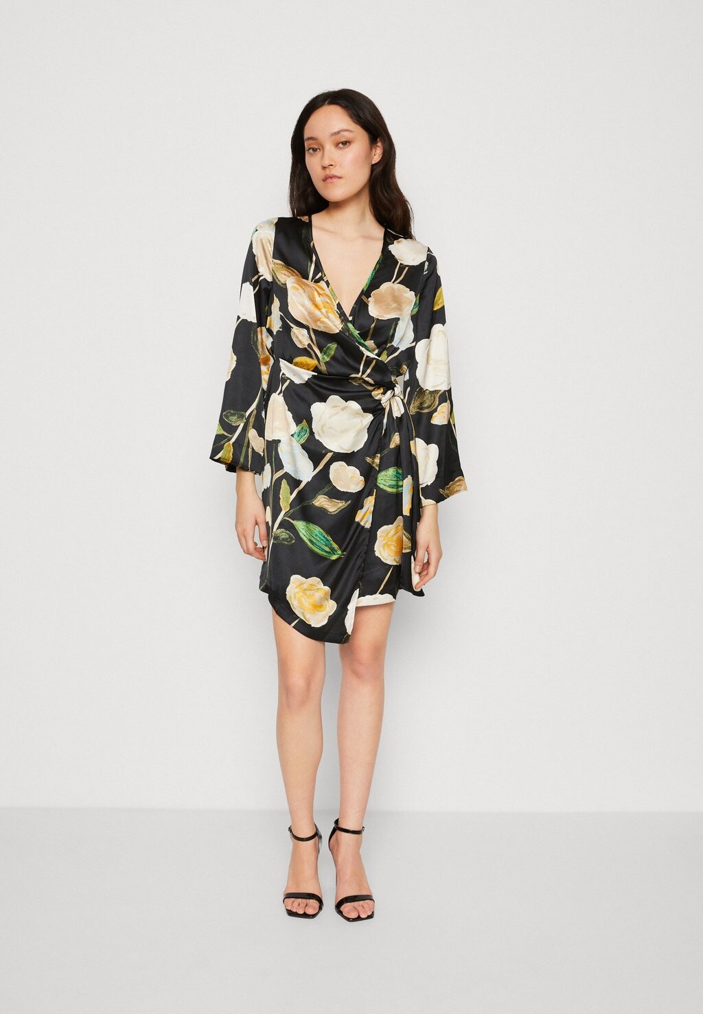 

Элегантное платье Vero Moda