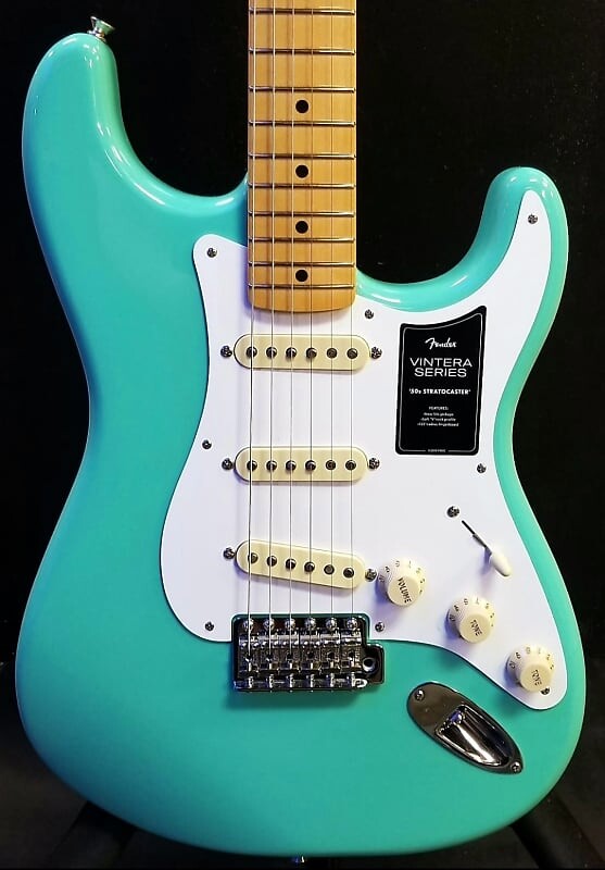 

Электрогитара Fender Vintera '50s Stratocaster with Maple Fretboard Seafoam Green w/FREE Pro Setup