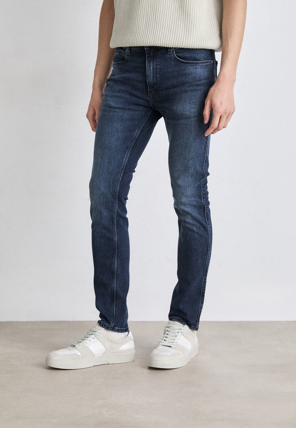 

Джинсы скинни HUGO, цвет medium blue