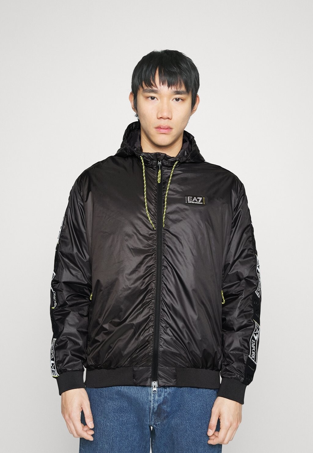 

Легкая куртка Armani Emporio