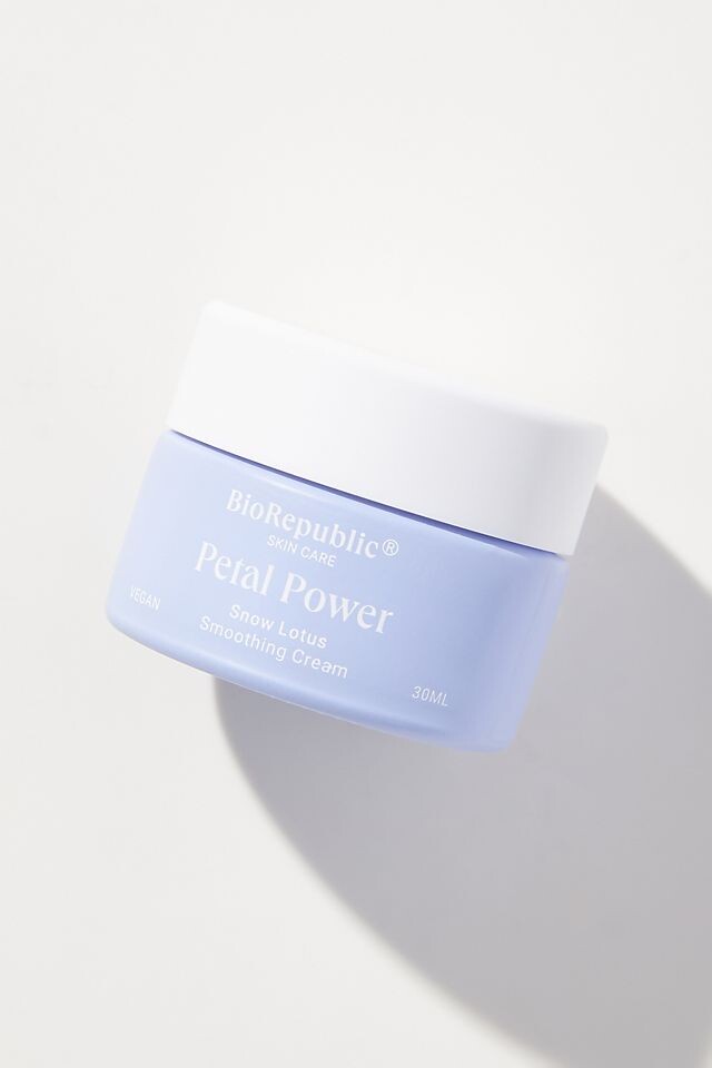 

BioRepublic Осветляющий и антивозрастной крем Petal Power Cream, сирень