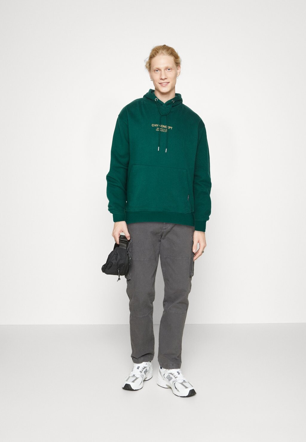 

Толстовка ZONE HOOD UNISEX NY CONCEPT, темно-зеленый