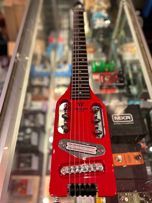 

Электрогитара Traveler Ultra-Light Electric Travel Guitar Torino Red