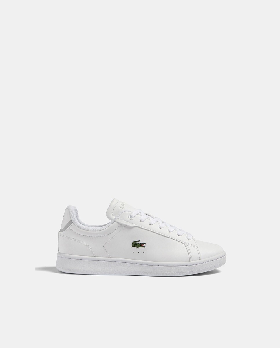 

Низкие детские кроссовки Carnaby Pro в форме шлема с логотипом сбоку и шнуровкой Lacoste, белый