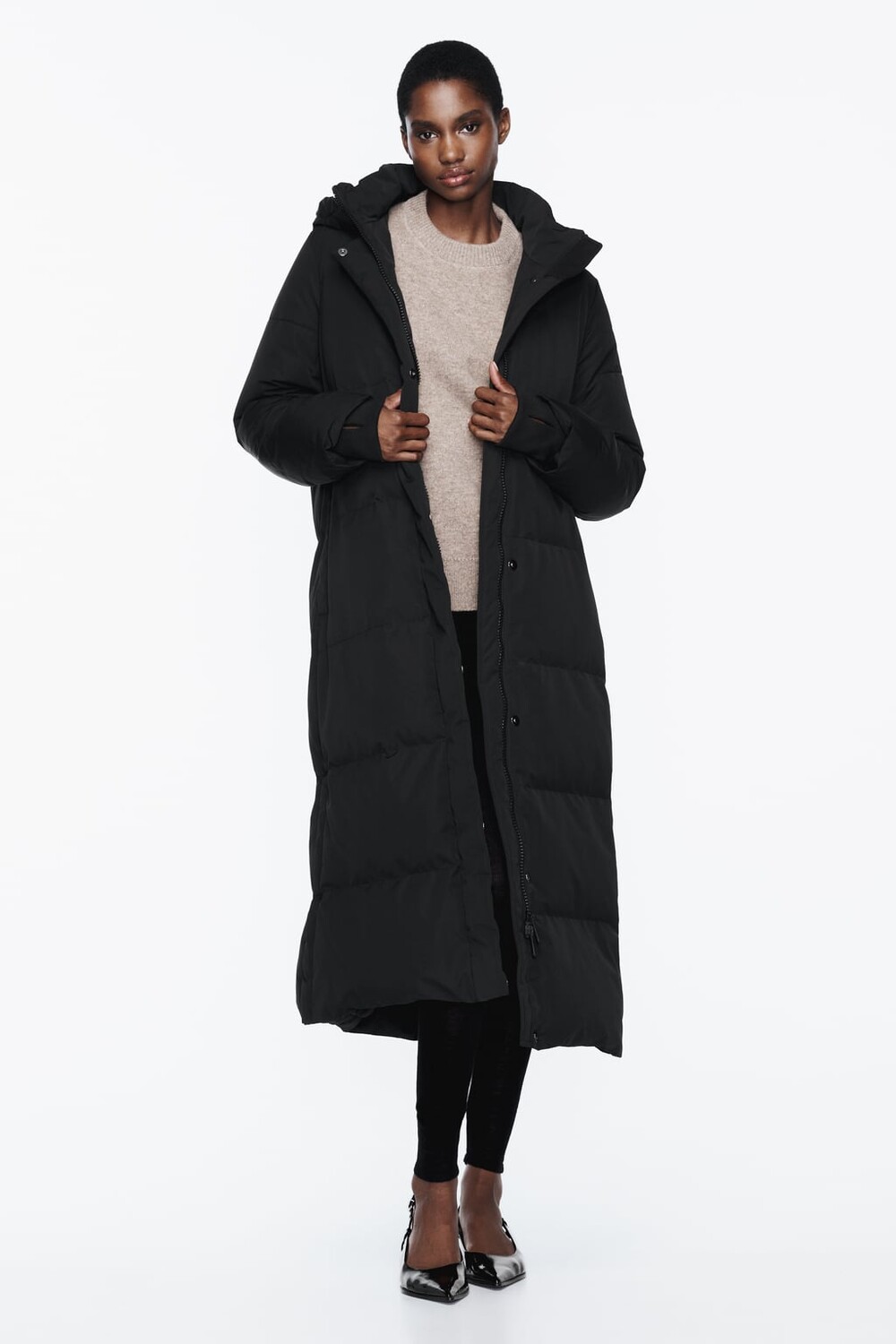 

Длинный пуховик с капюшоном и защитой от воды и ветра ZARA, черный