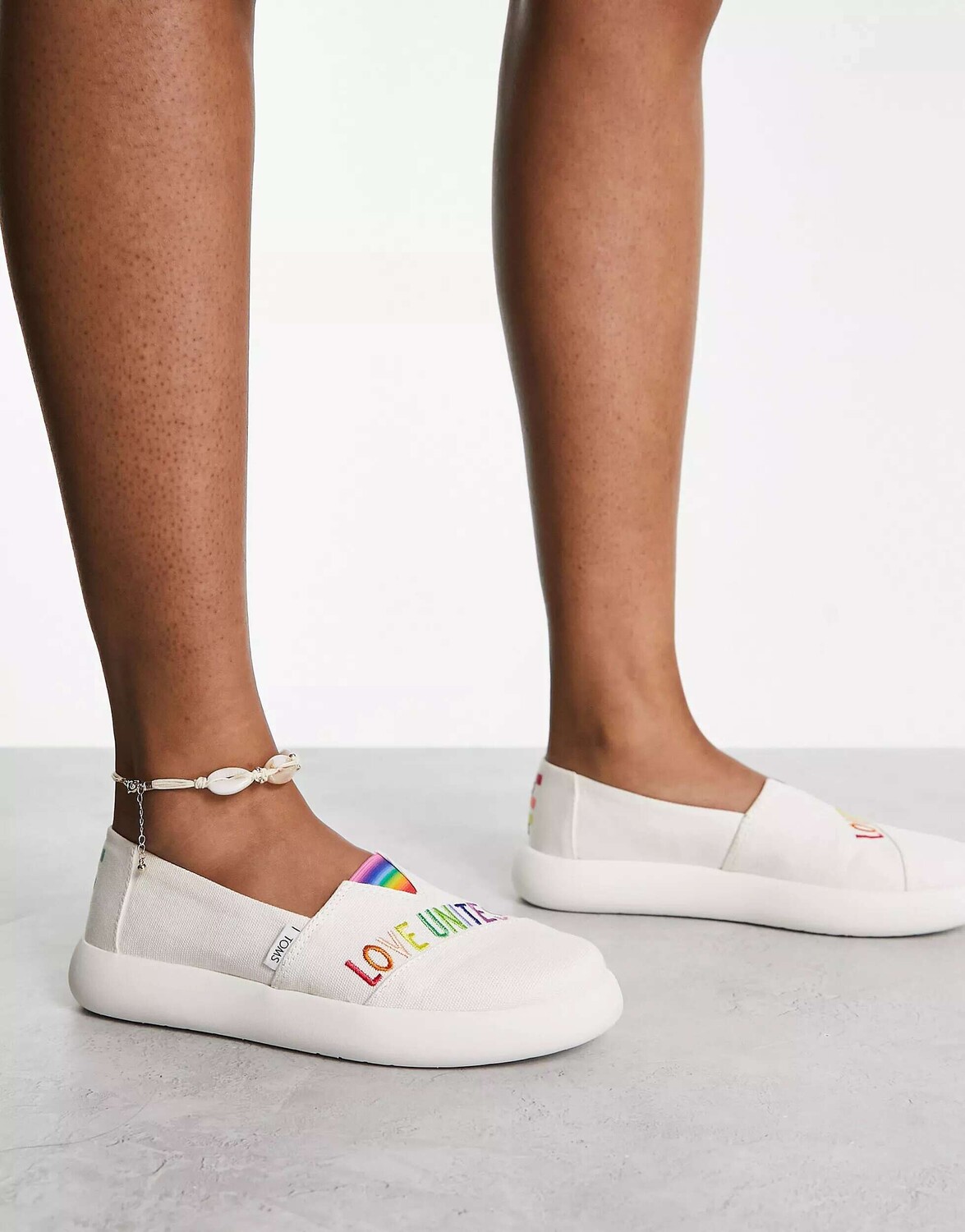 

Белые массивные кроссовки Toms alpargata mallow
