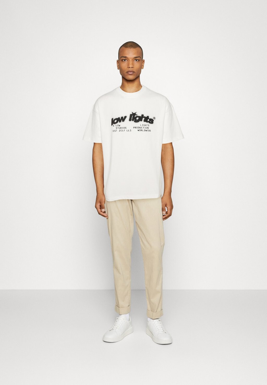 

Футболка с принтом STAR LOGO TEE UNISEX LOW LIGHTS STUDIOS, экрю