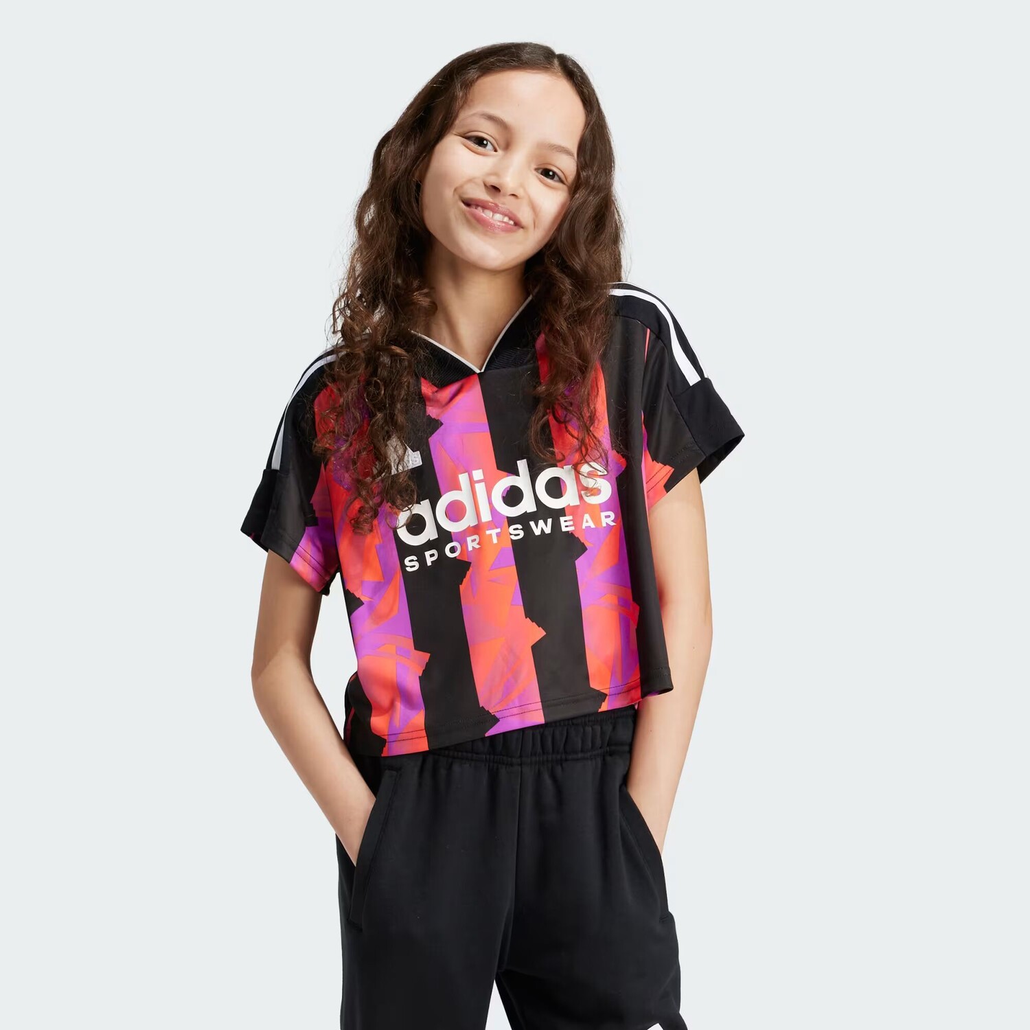 

Детская укороченная футболка Tiro Adidas, цвет Black/Purple Burst/White