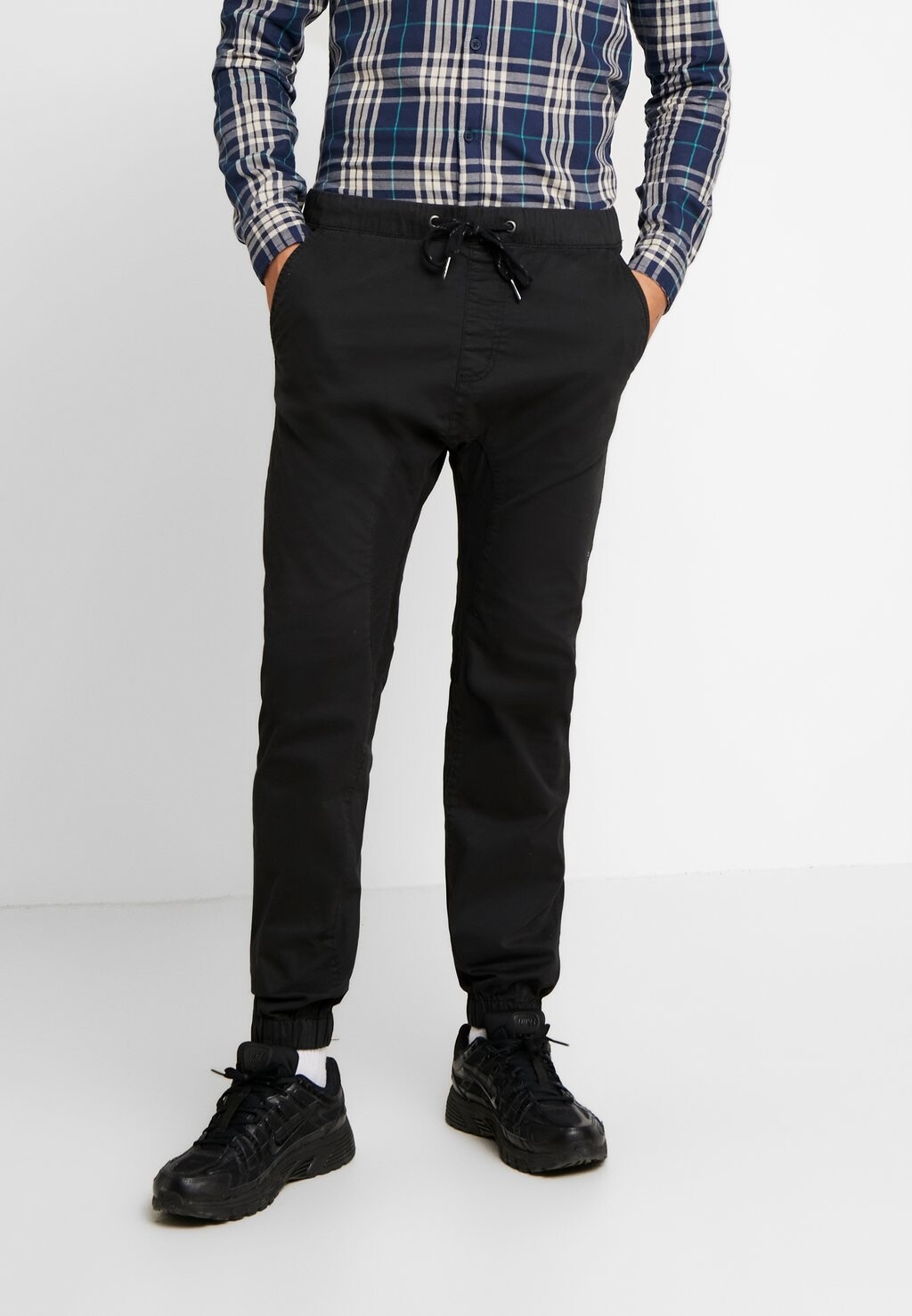 

Брюки Drake Cuffed Cotton On, цвет true black