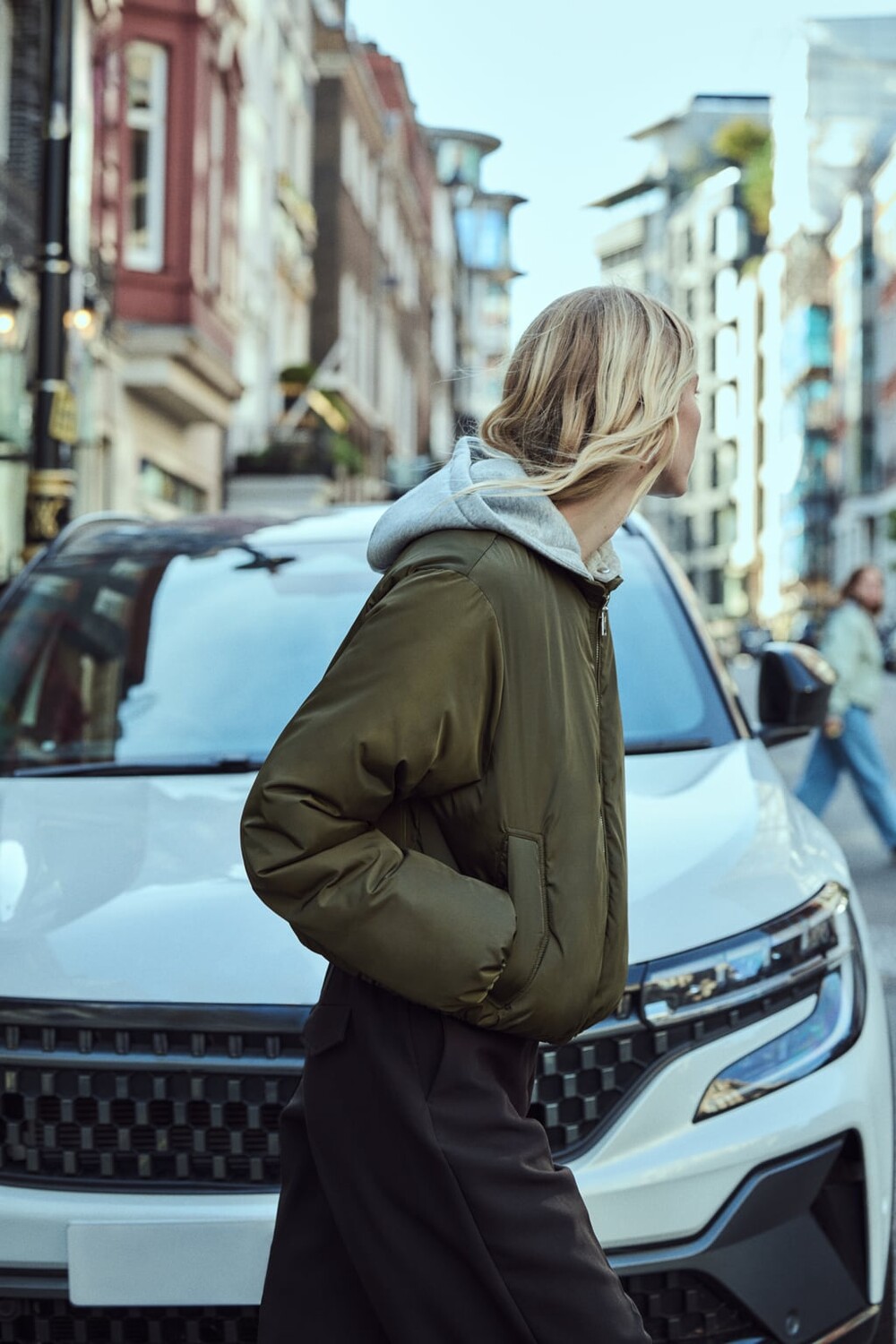 

Контрастная куртка-пуховик со съемным капюшоном ZARA, хаки