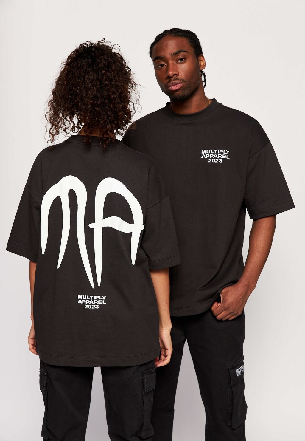 

Футболка с принтом Multiply Apparel, Черный