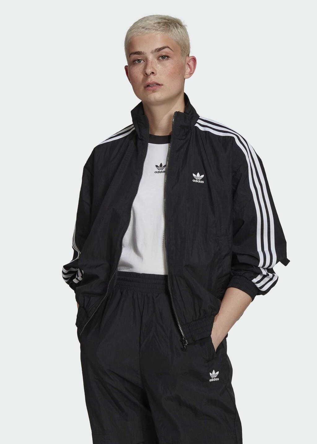 

Спортивная куртка adidas Originals, Черный