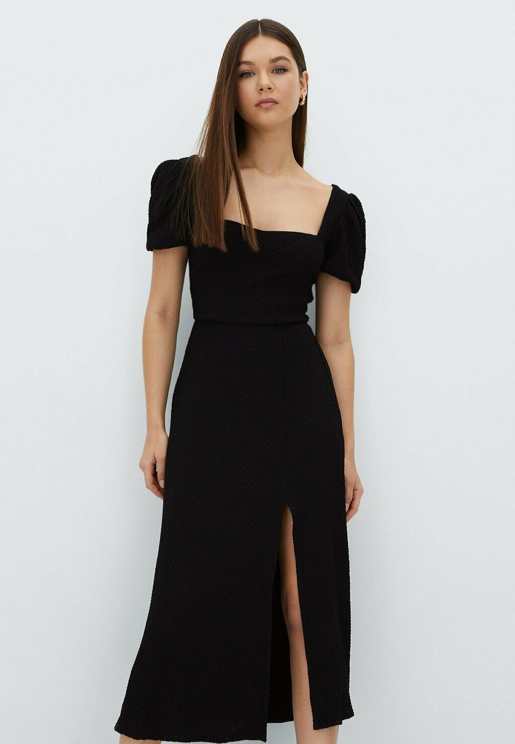 

Летнее платье Stradivarius, черный
