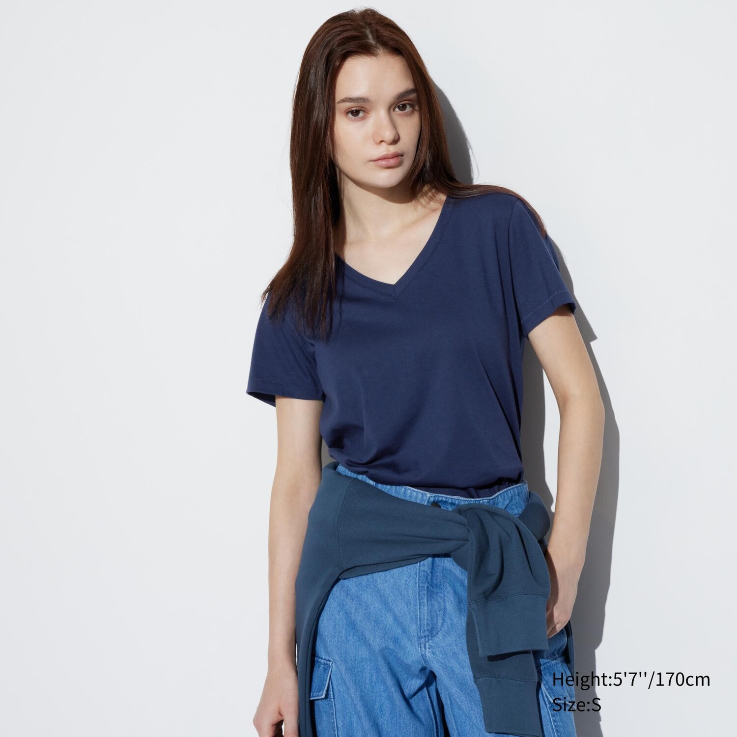 

Футболка Uniqlo Supima с V-образным вырезом, синий