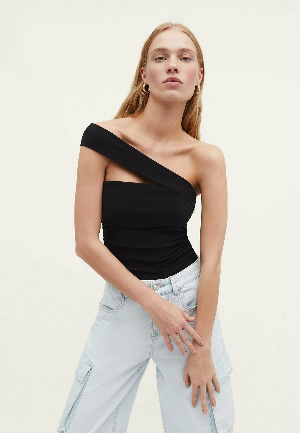 

Топ Stradivarius, черный
