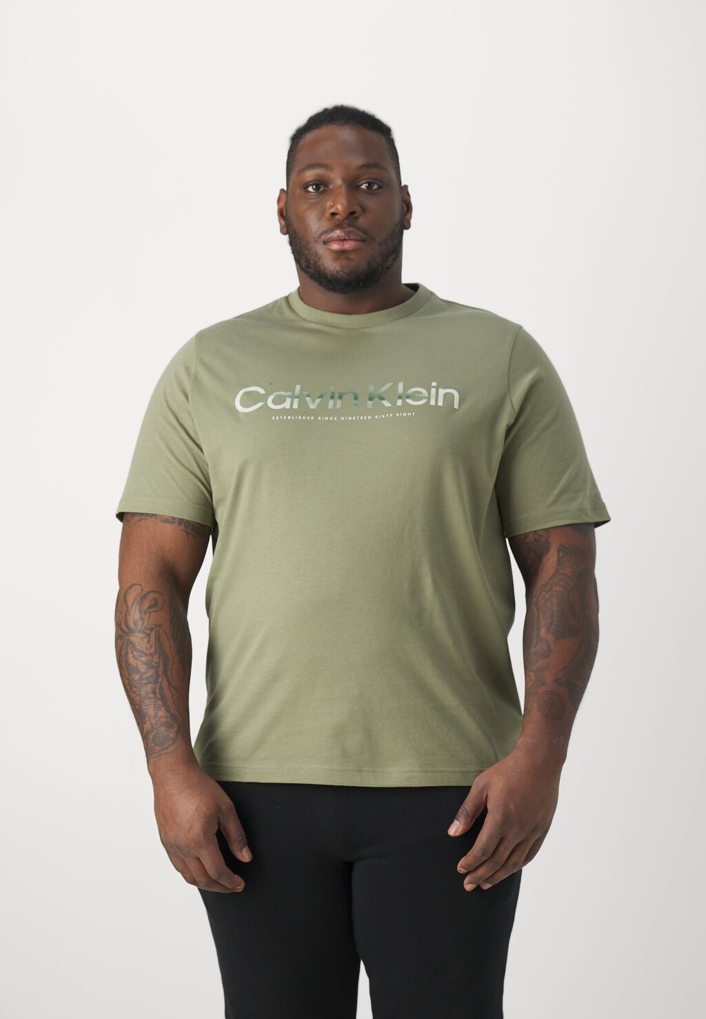 

Футболка с принтом DIFFUSED Calvin Klein, оливковый