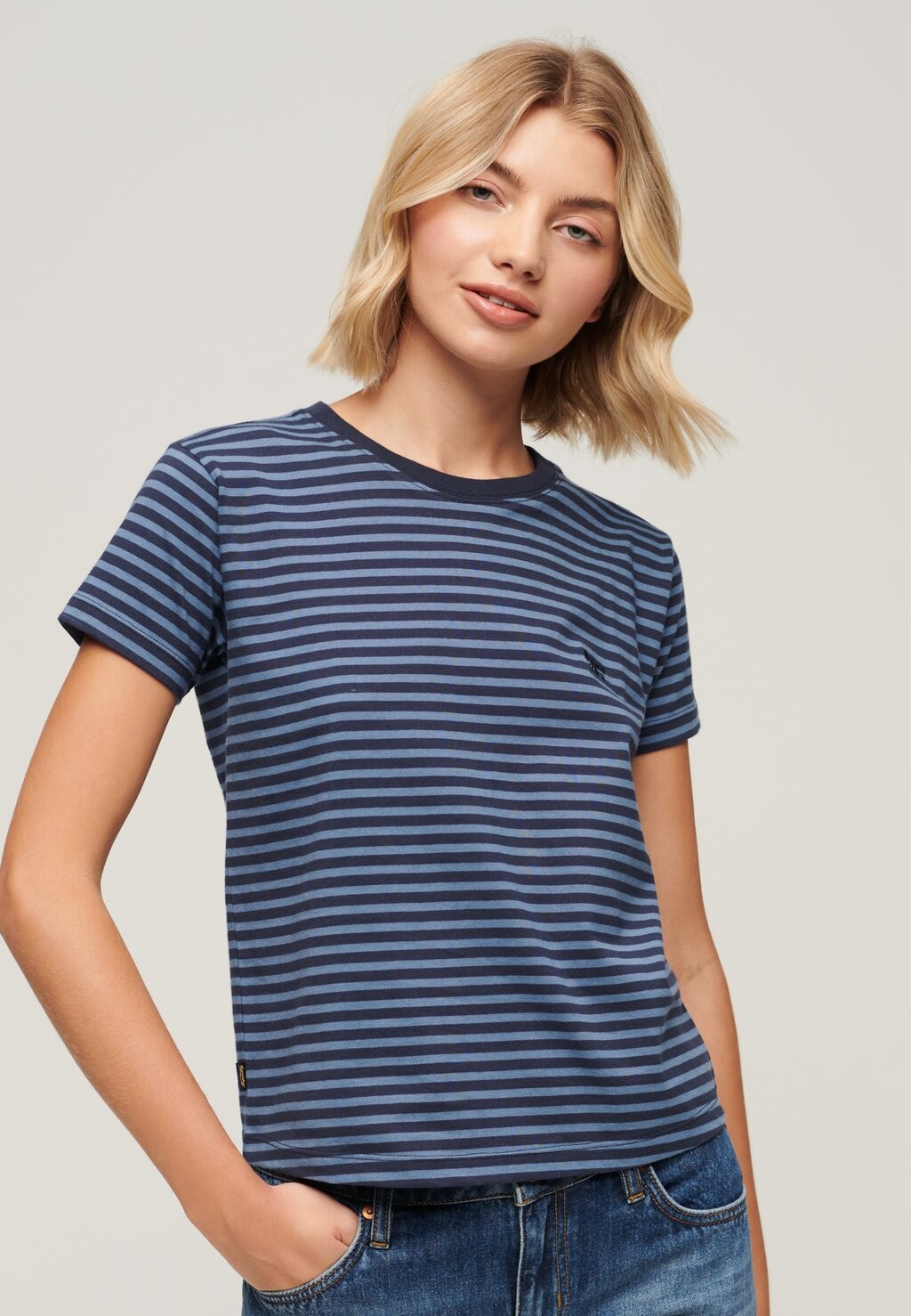 

Футболка с принтом ESSENTIAL STRIPED Superdry, цвет wedgewood blue richest navy stripe
