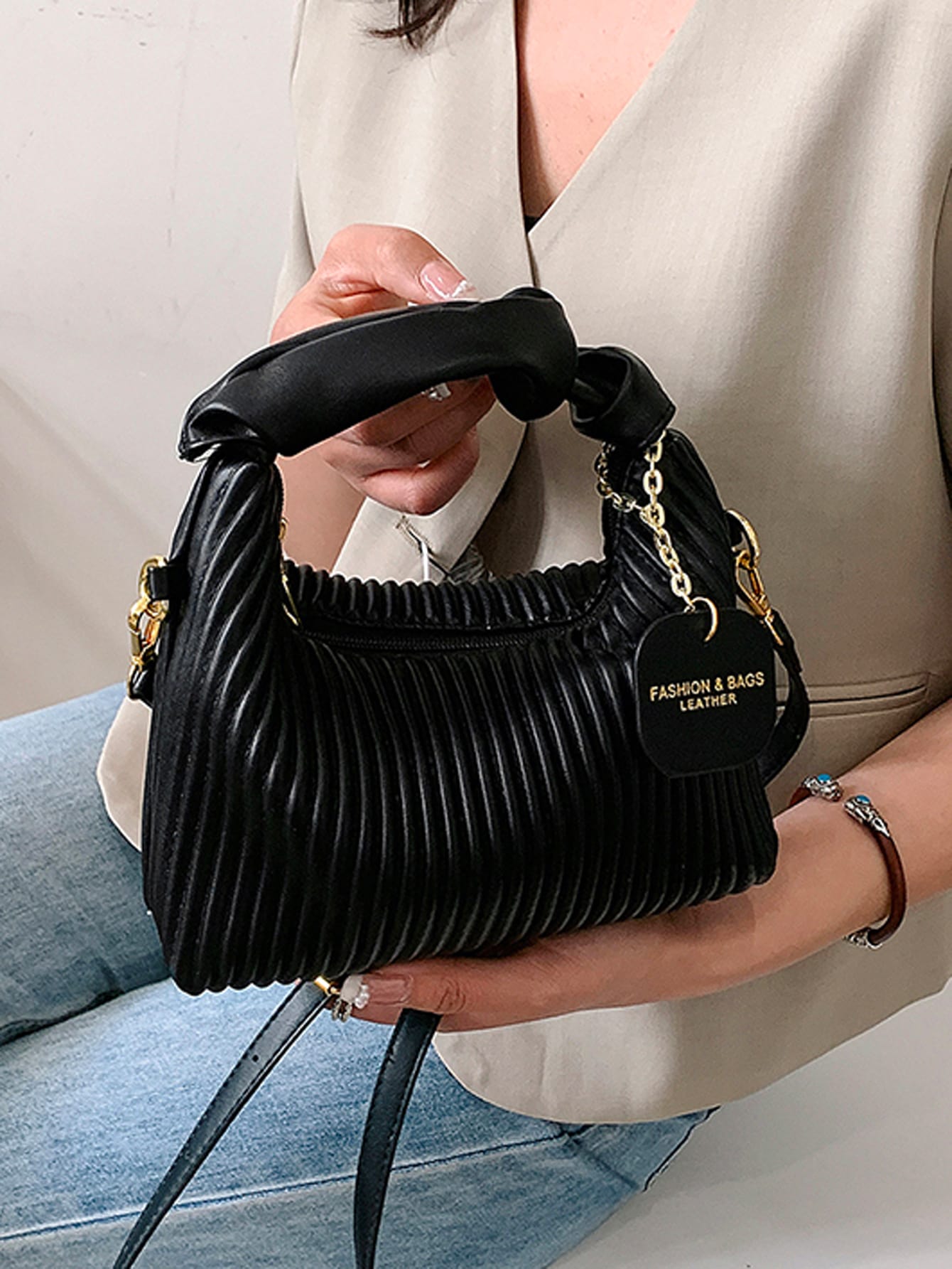 Новая модная простая универсальная двухцветная сумка из искусственной кожи со складками и оплеткой, черный