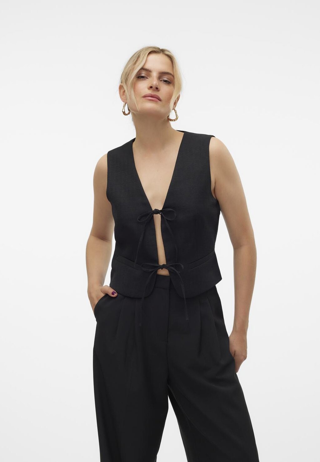 

Жилет VMROSE TIE VEST Vero Moda, черный