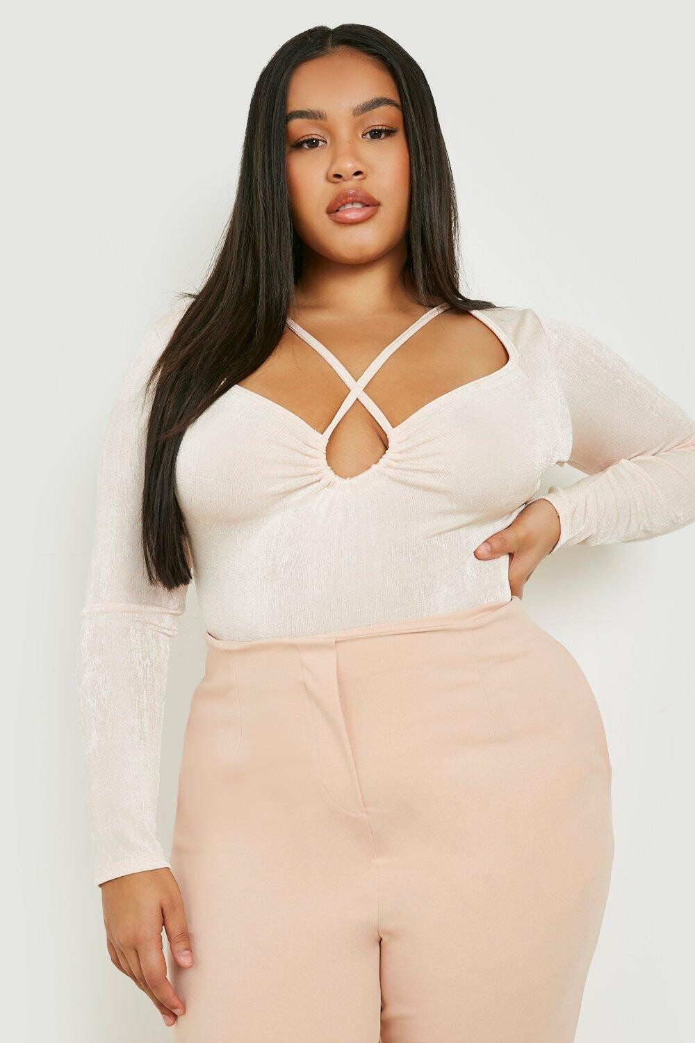 

Боди plus из ацетата с объединенным вырезом Boohoo, румяна