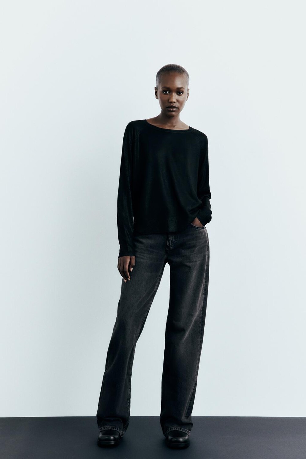 

Базовый трикотажный свитер из фольги ZARA, черный