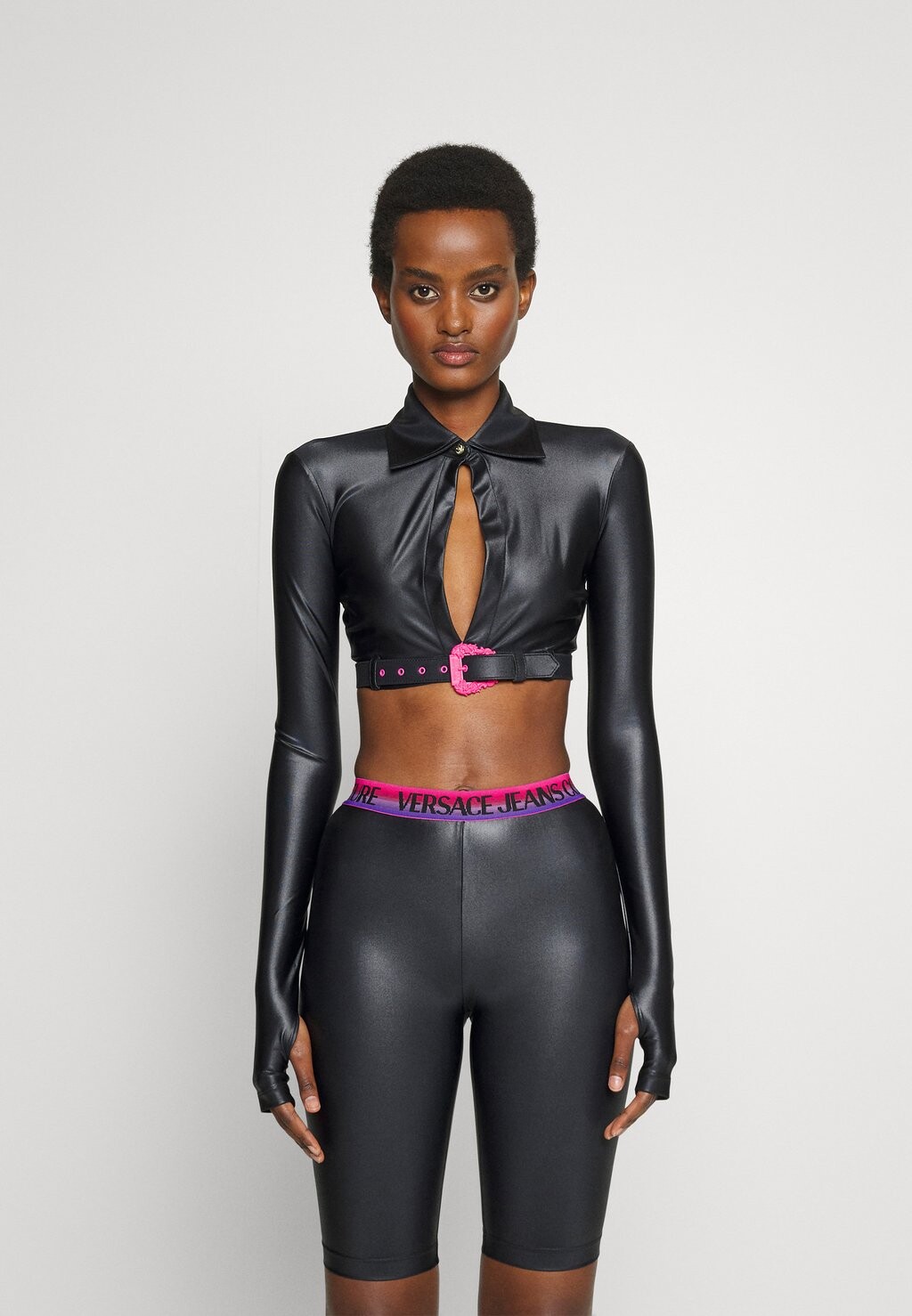 

Блузка Versace Jeans Couture, черный