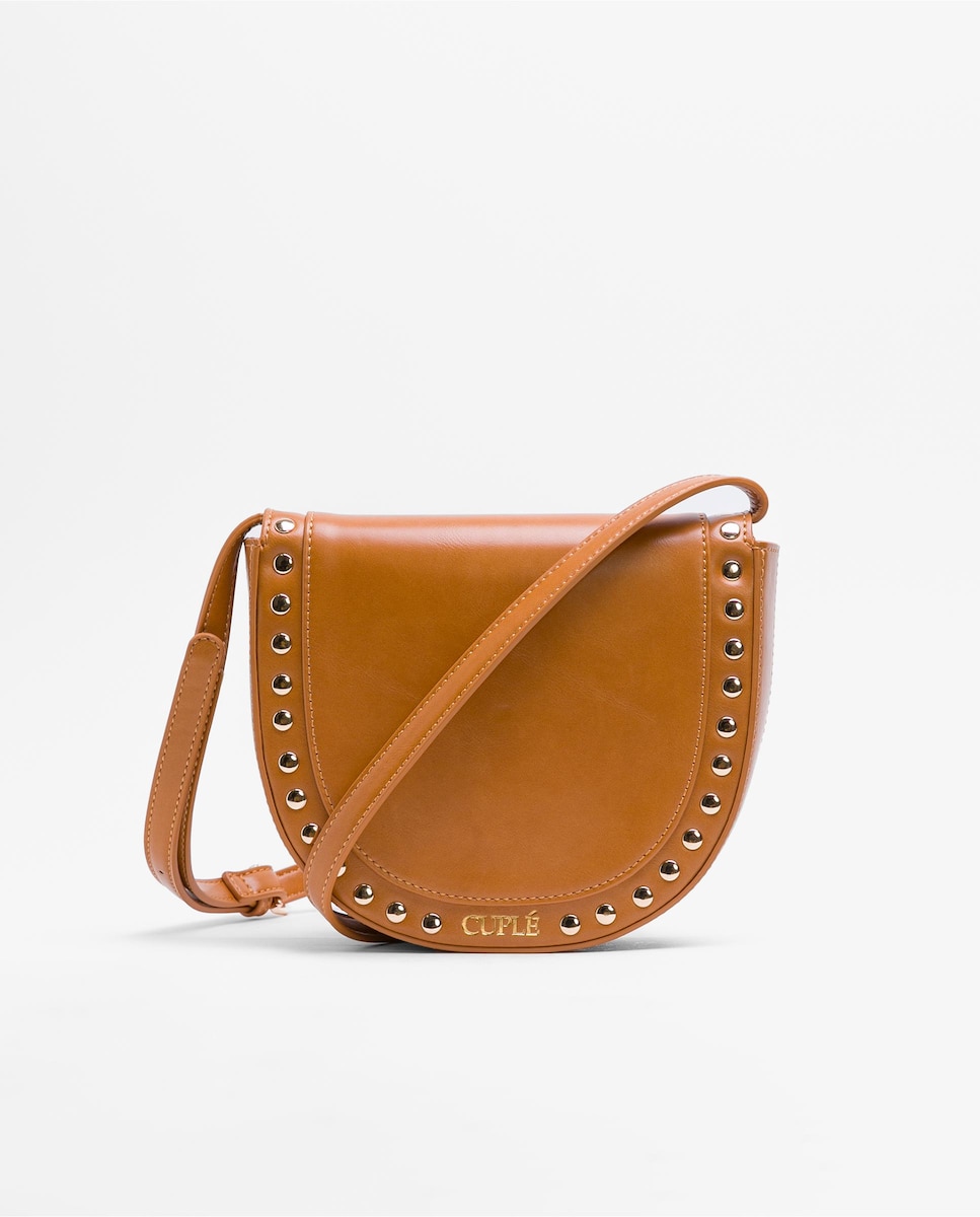 цена Небольшая однотонная женская сумка через плечо с заклепками Cuplé, коричневый