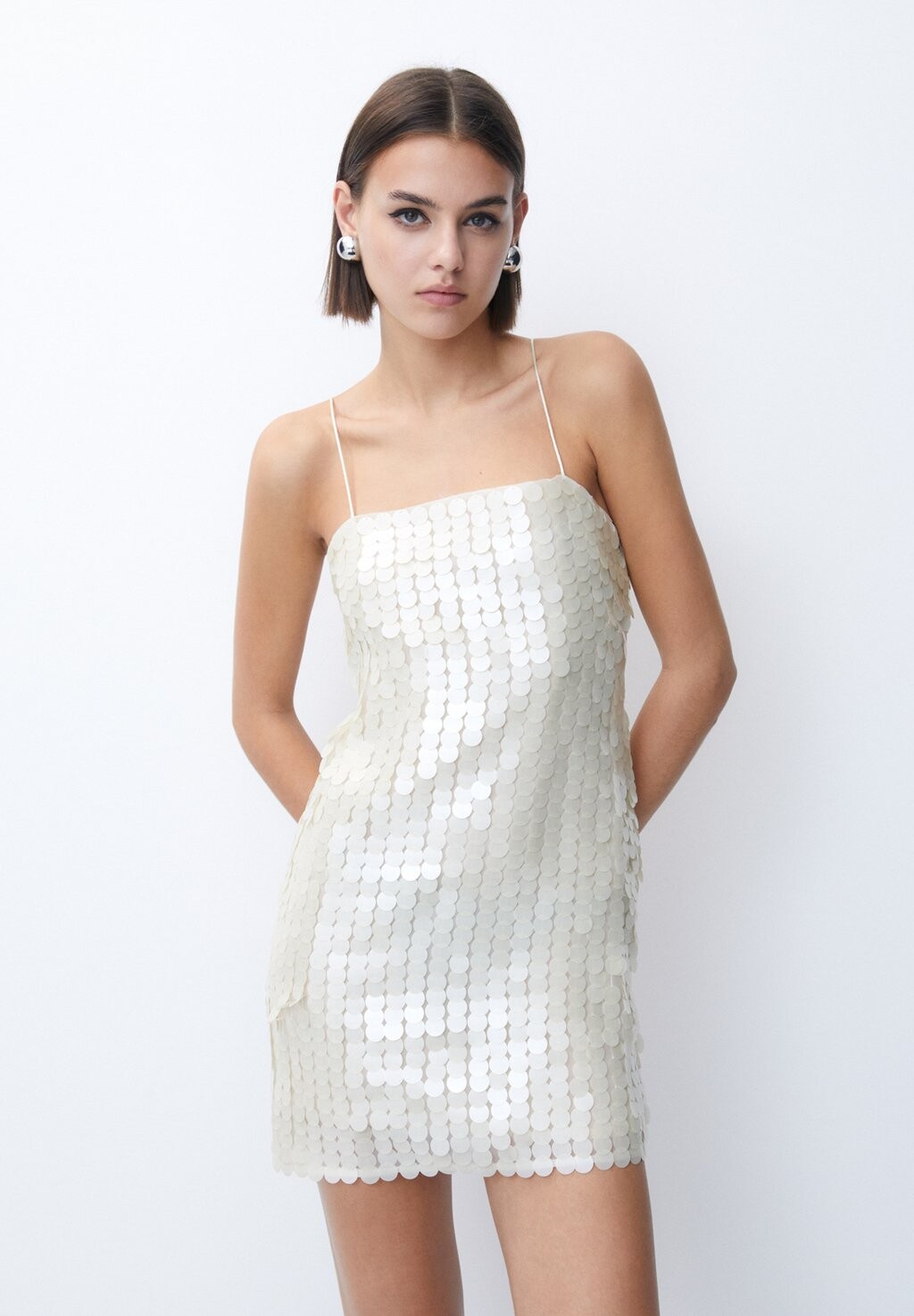 

Элегантное платье Short Strappy Sequinned PULL&BEAR, бежевый