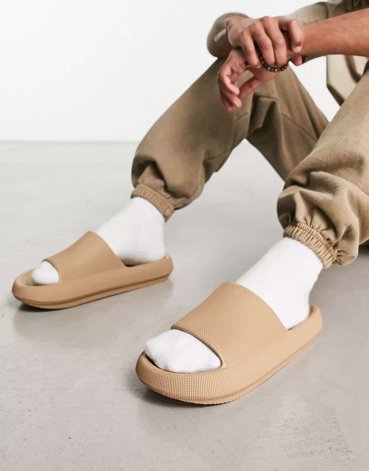 

Шлепанцы Schuh Hayes натурального цвета