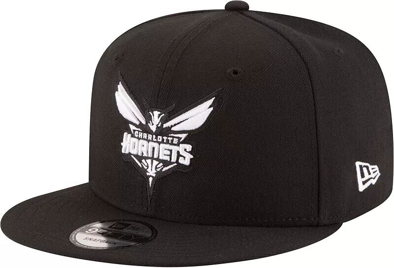 

Черно-белая регулируемая бейсболка New Era Charlotte Hornets 9Fifty