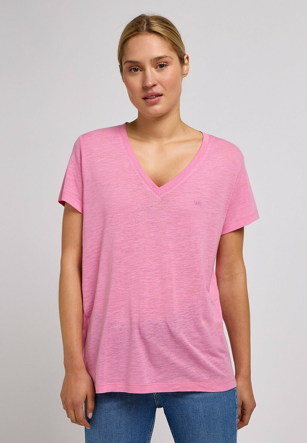 

Футболка базовая V NECK Lee, цвет sugar lilac
