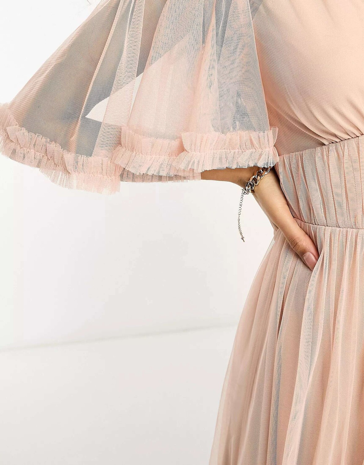 

Beauut Petite Bridesmaid румяное платье миди из тюля с развевающимися рукавами