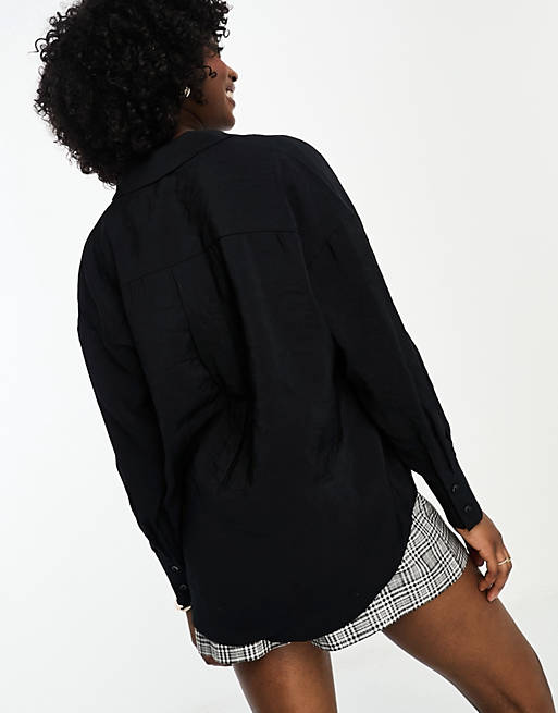 Черная рубашка оверсайз с глубоким вырезом Vero Moda цена и фото